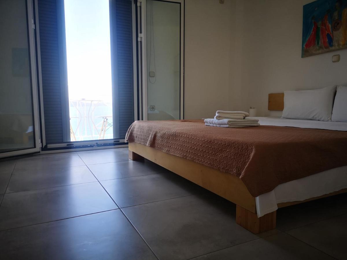 12 Gods Resort Pylos Eksteriør billede