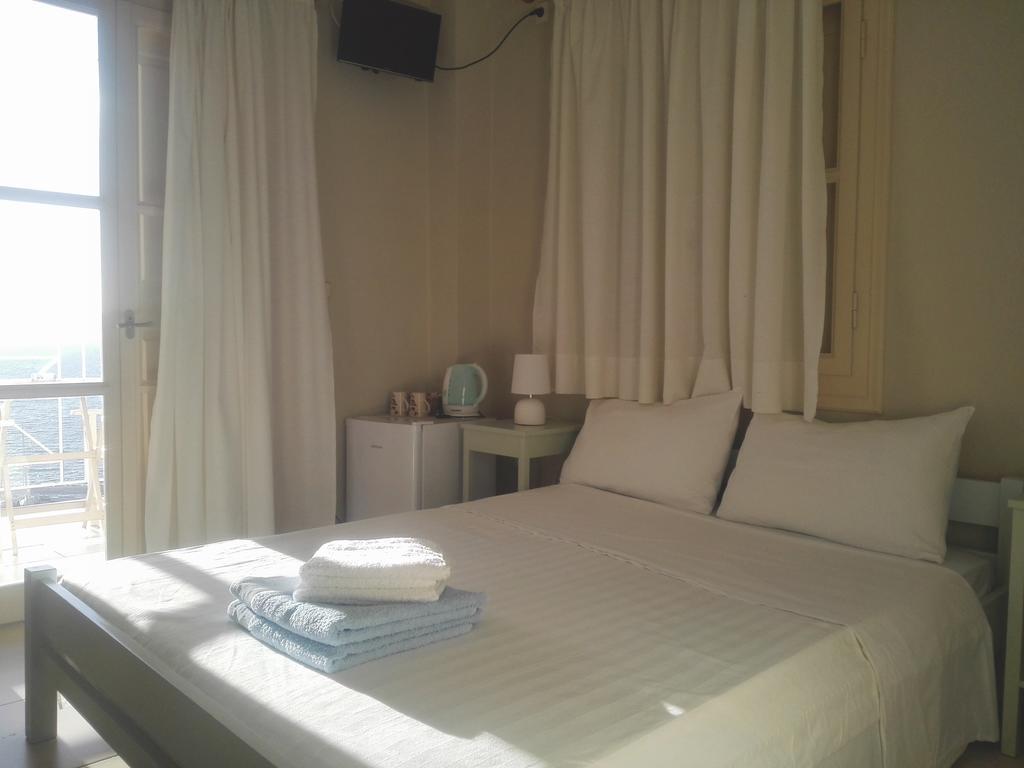 12 Gods Resort Pylos Eksteriør billede