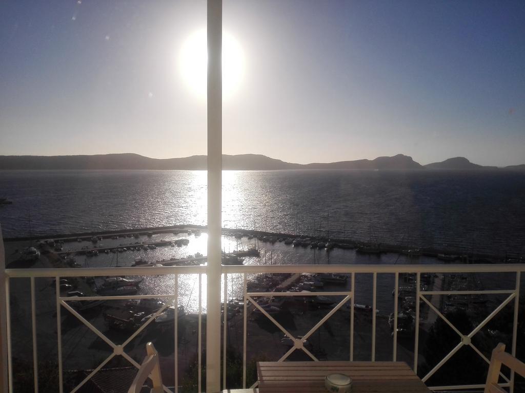 12 Gods Resort Pylos Eksteriør billede