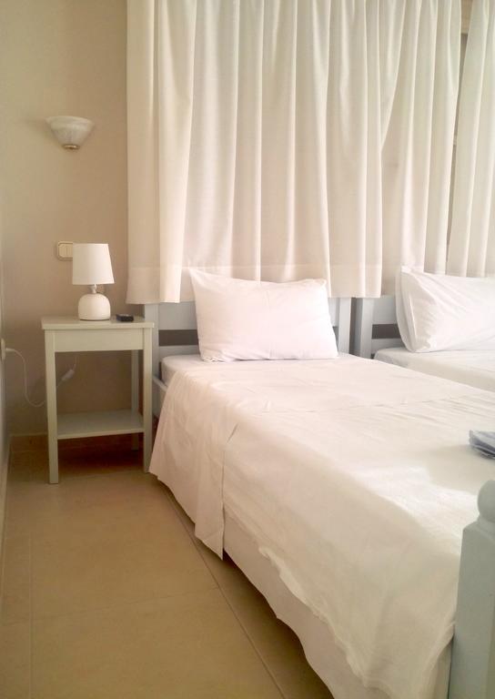 12 Gods Resort Pylos Eksteriør billede