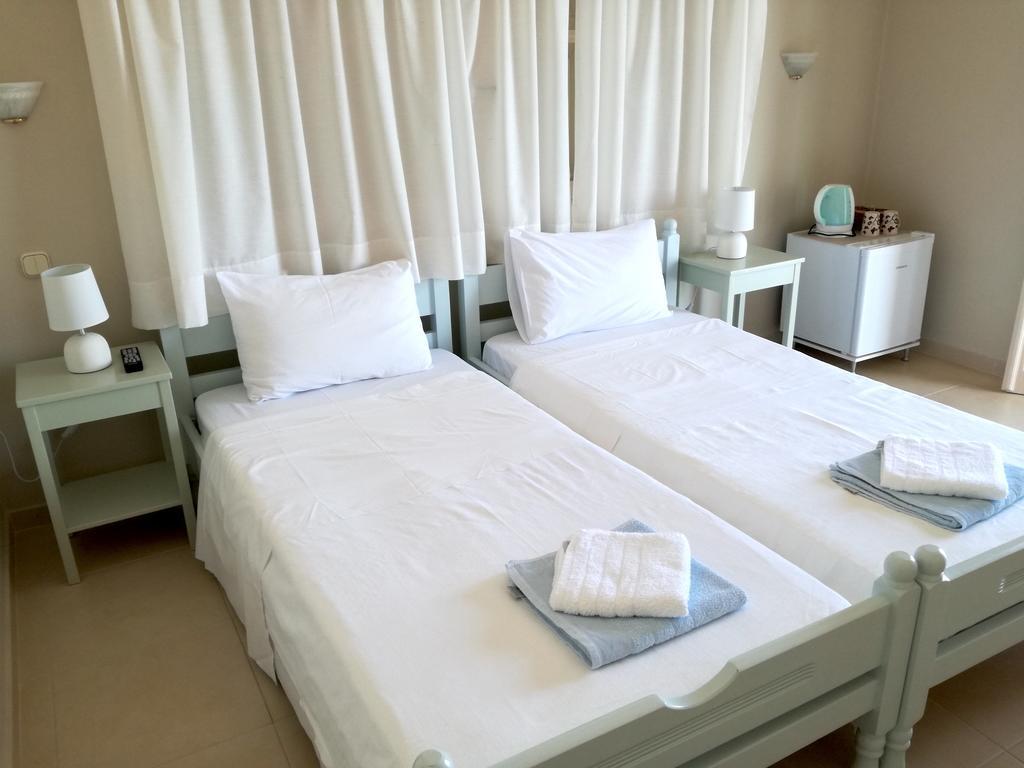 12 Gods Resort Pylos Eksteriør billede
