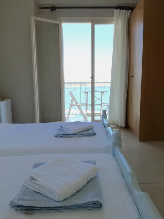 12 Gods Resort Pylos Eksteriør billede