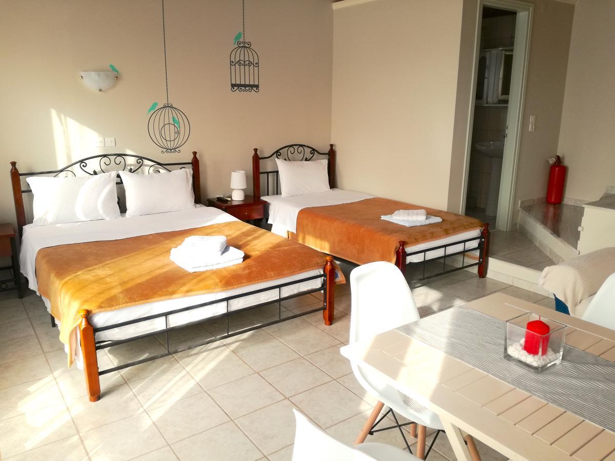 12 Gods Resort Pylos Eksteriør billede