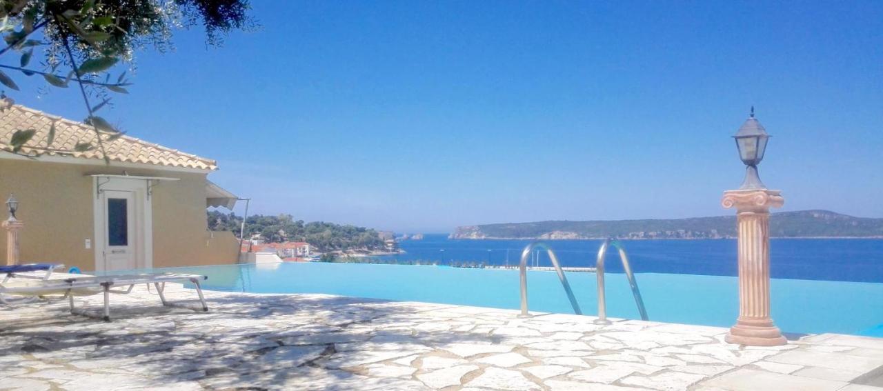12 Gods Resort Pylos Eksteriør billede